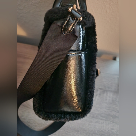 KATE SPADE JETT FAUX SHEARLING SMALL TOTE BLACK - Picture 6 of 12